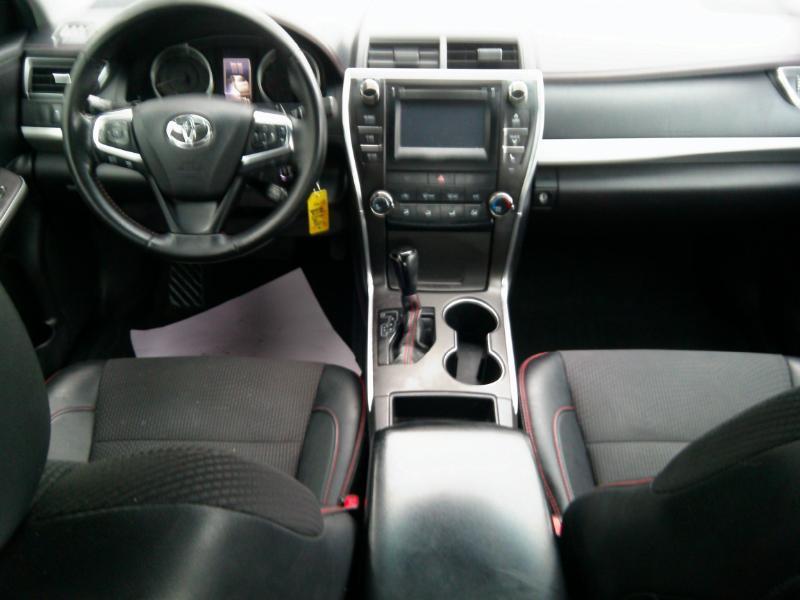 Toyota Camry SE 2016