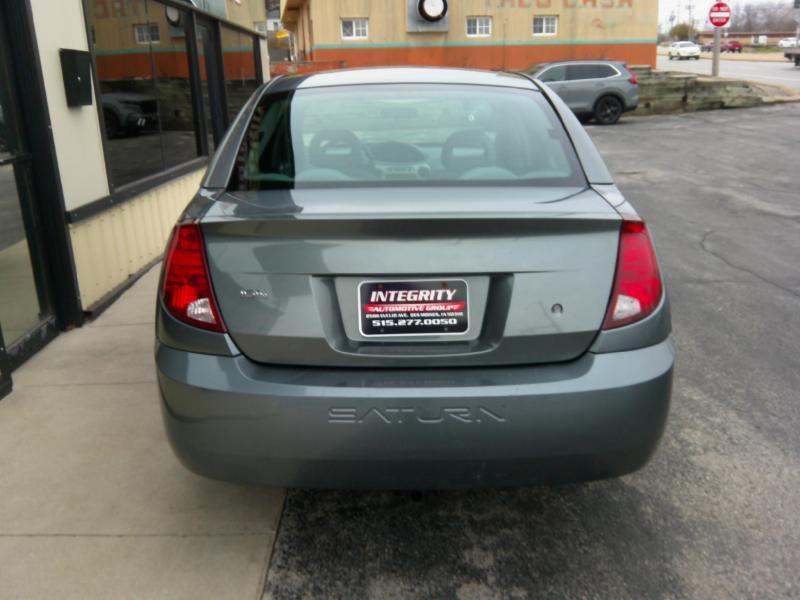 Saturn ION Sedan 2 2005