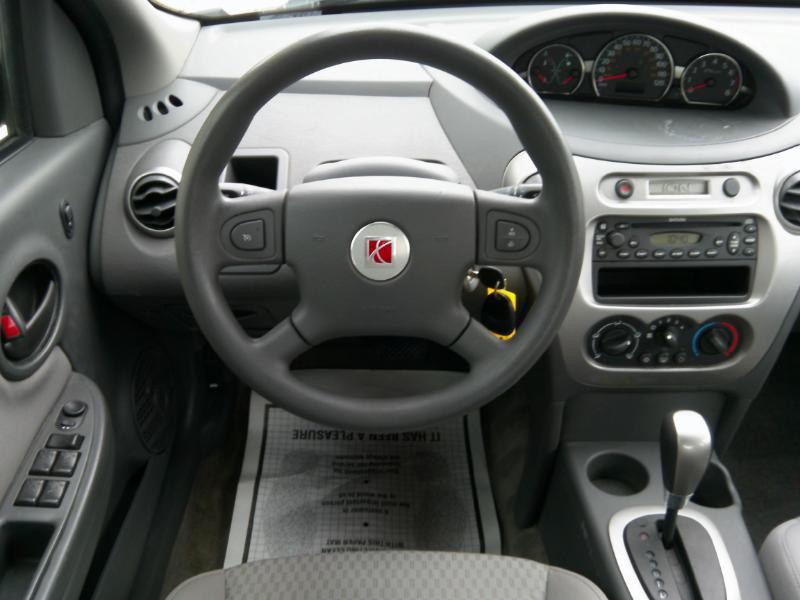 Saturn ION Sedan 2 2005