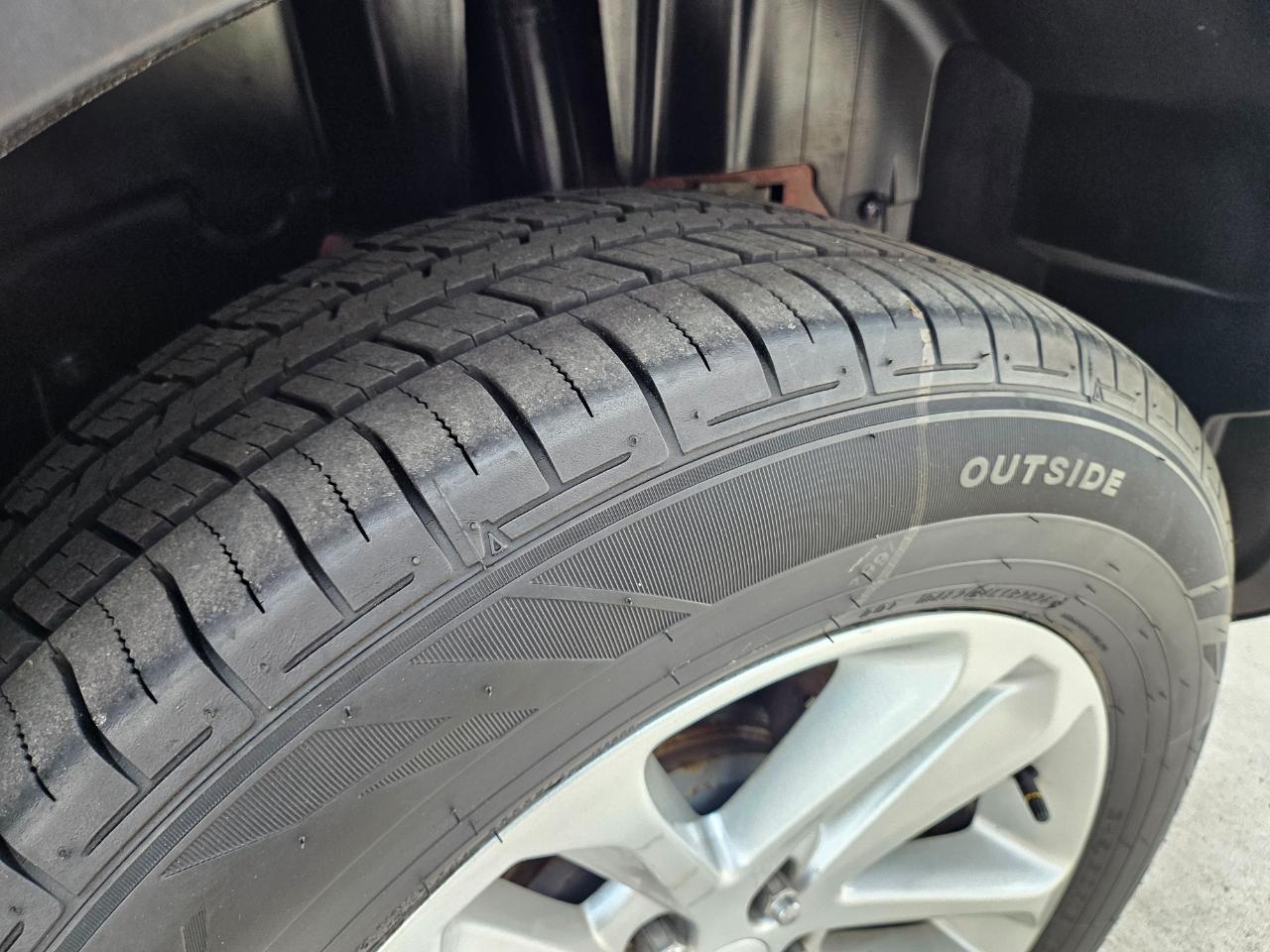 Ford Explorer 4WD 4dr XLT 2012