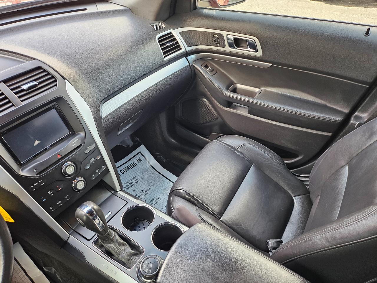 Ford Explorer 4WD 4dr XLT 2012