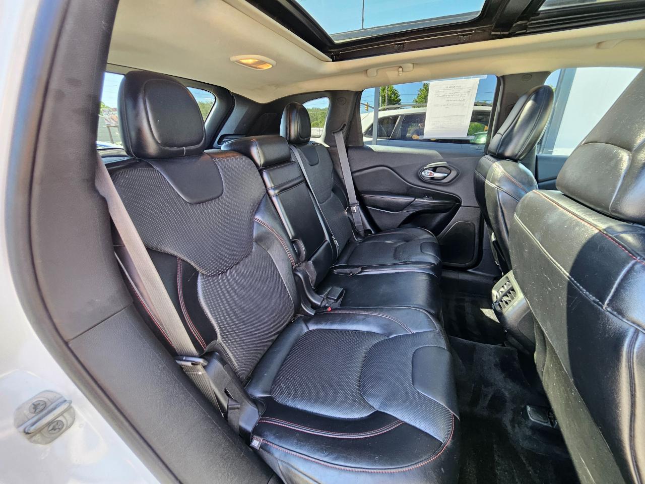 Jeep Cherokee 4WD 4dr Trailhawk 2015