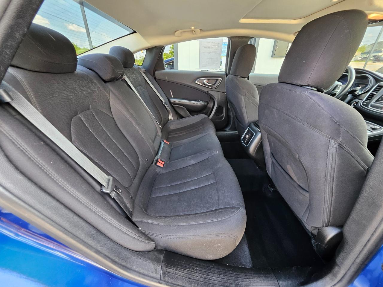 Chrysler 200 4dr Sdn Limited FWD 2015
