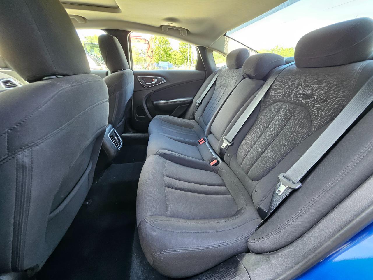 Chrysler 200 4dr Sdn Limited FWD 2015