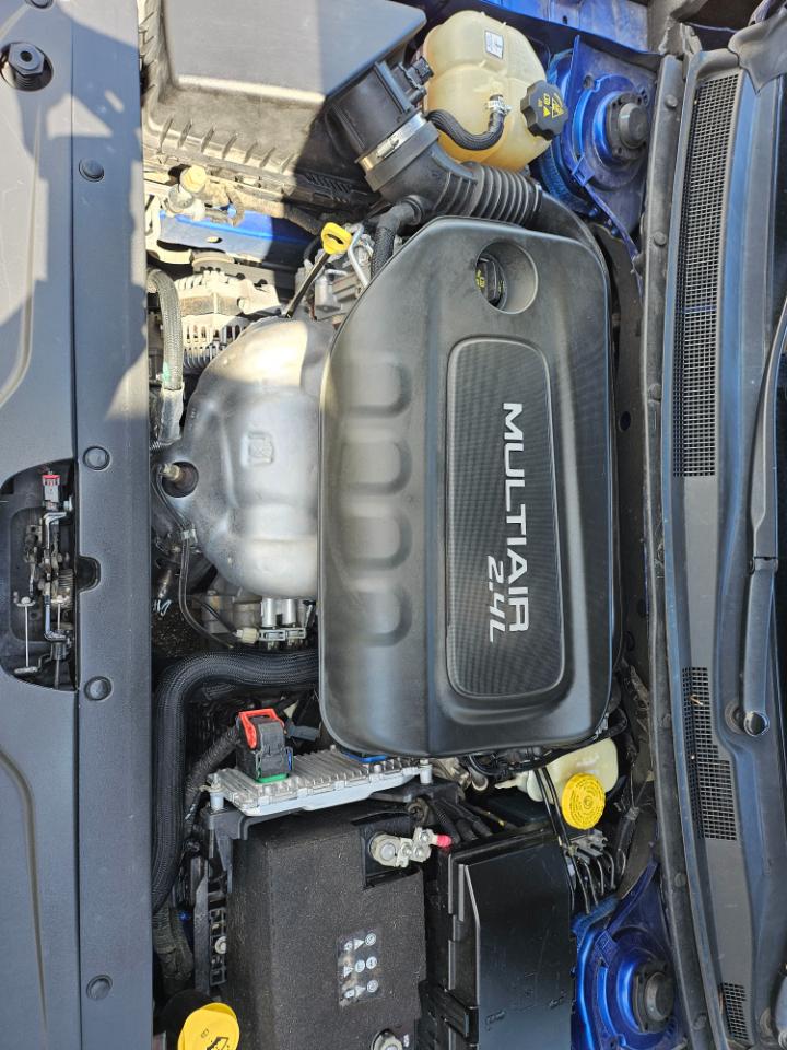 Chrysler 200 4dr Sdn Limited FWD 2015