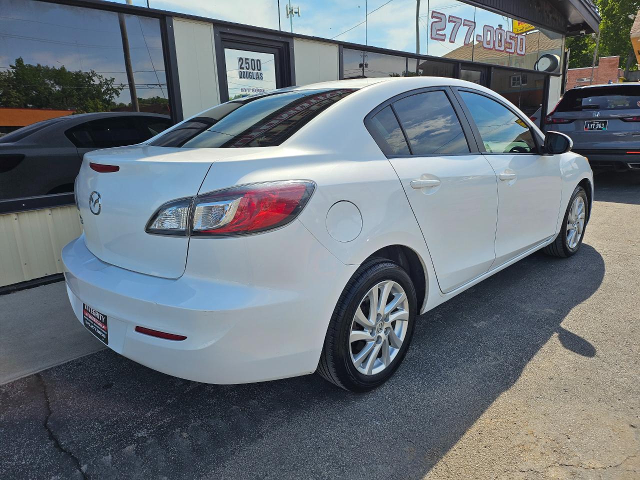 Mazda MAZDA3 4dr Sdn Auto i Touring *Ltd Avail* 2012