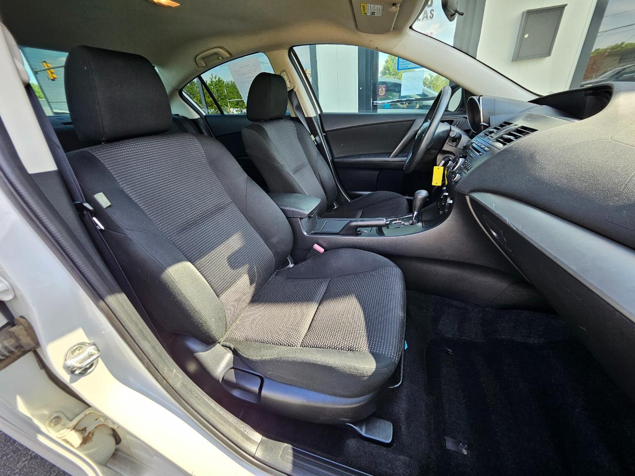 Mazda MAZDA3 4dr Sdn Auto i Touring *Ltd Avail* 2012