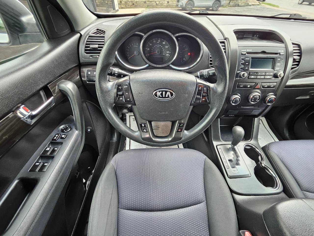 Kia Sorento LX 2012