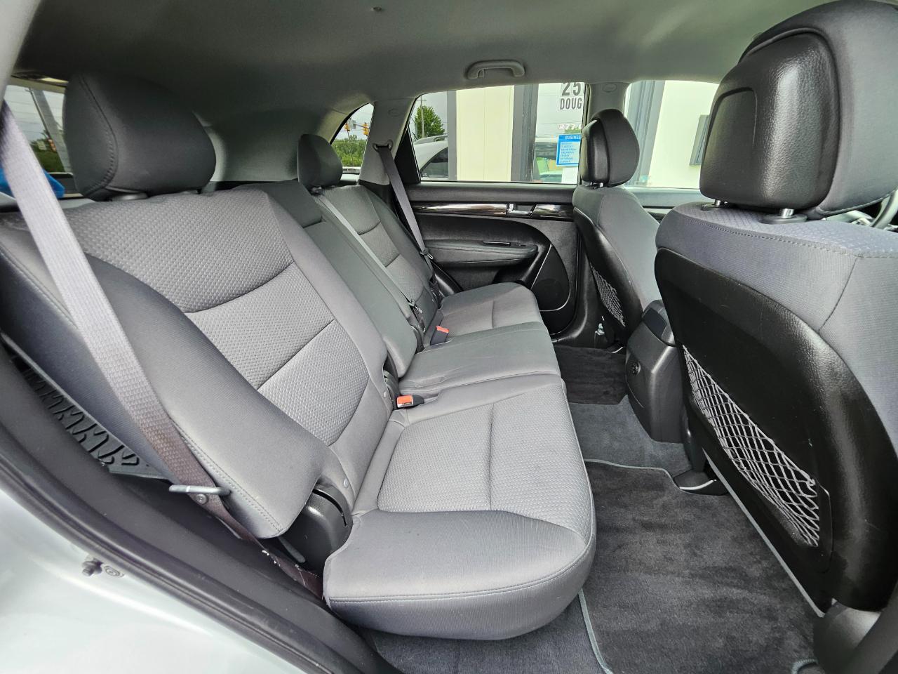 Kia Sorento LX 2012