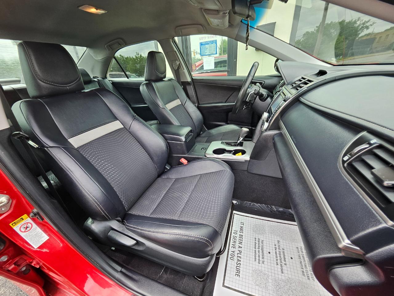 Toyota Camry 4dr Sdn V6 Auto XLE (Natl) 2013