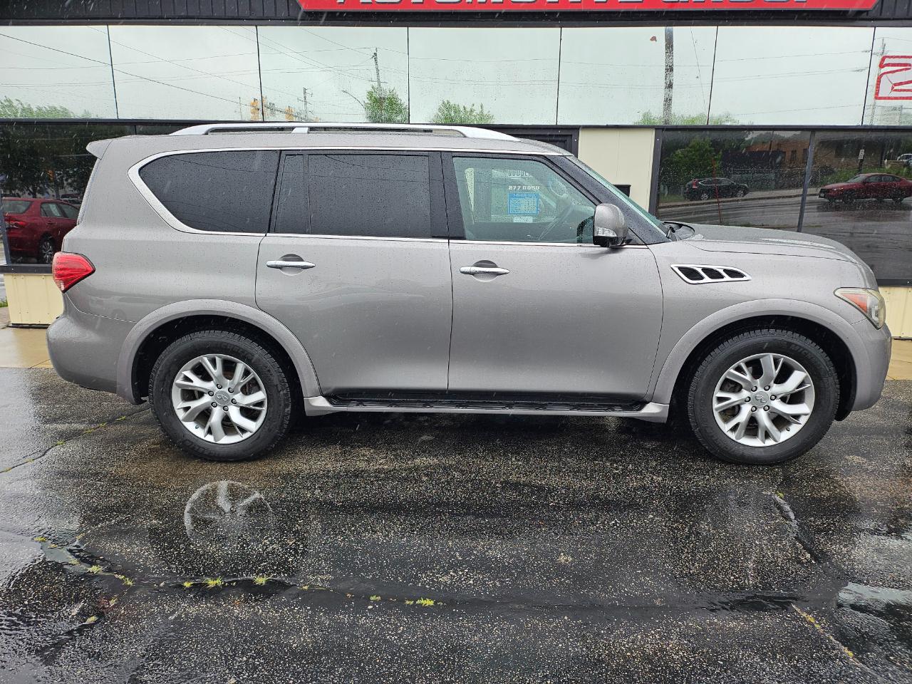 Infiniti QX56 4WD 4dr 8-passenger 2012