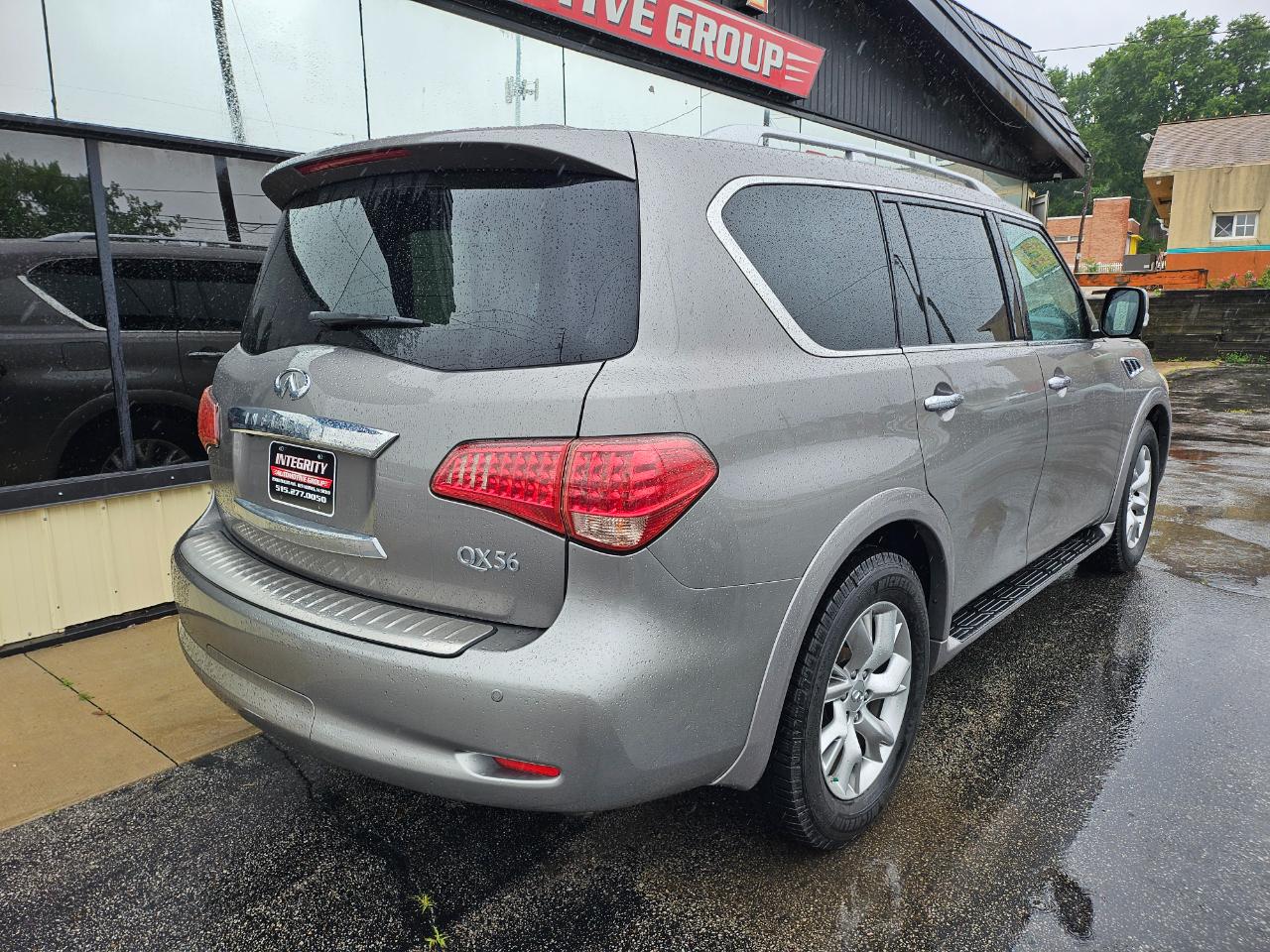 Infiniti QX56 4WD 4dr 8-passenger 2012