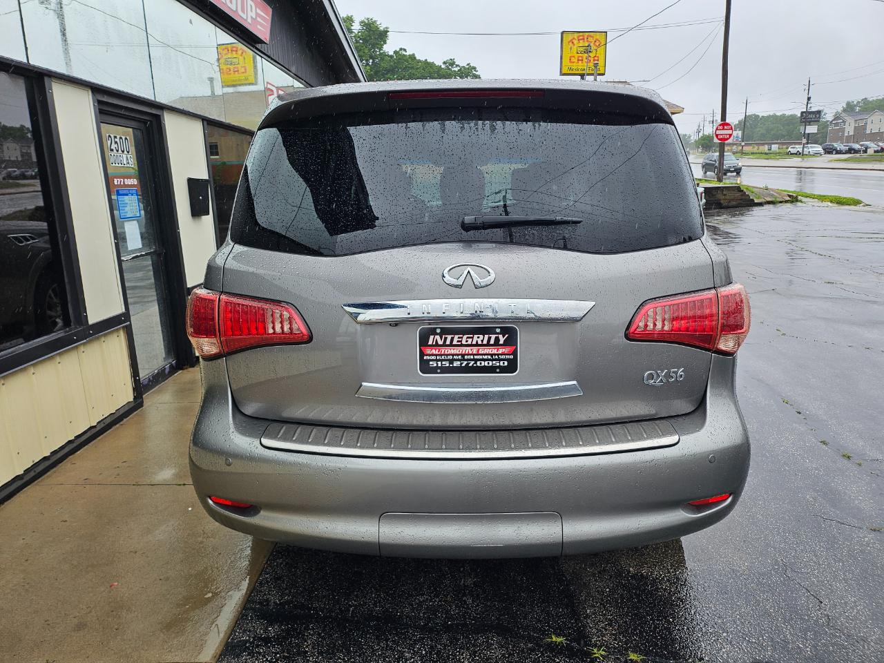 Infiniti QX56 4WD 4dr 8-passenger 2012