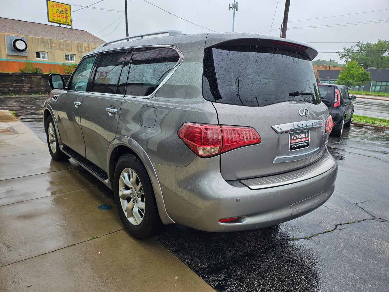 Infiniti QX56 4WD 4dr 8-passenger 2012