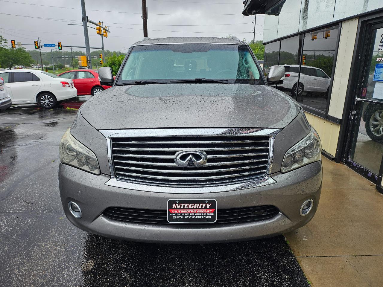 Infiniti QX56 4WD 4dr 8-passenger 2012