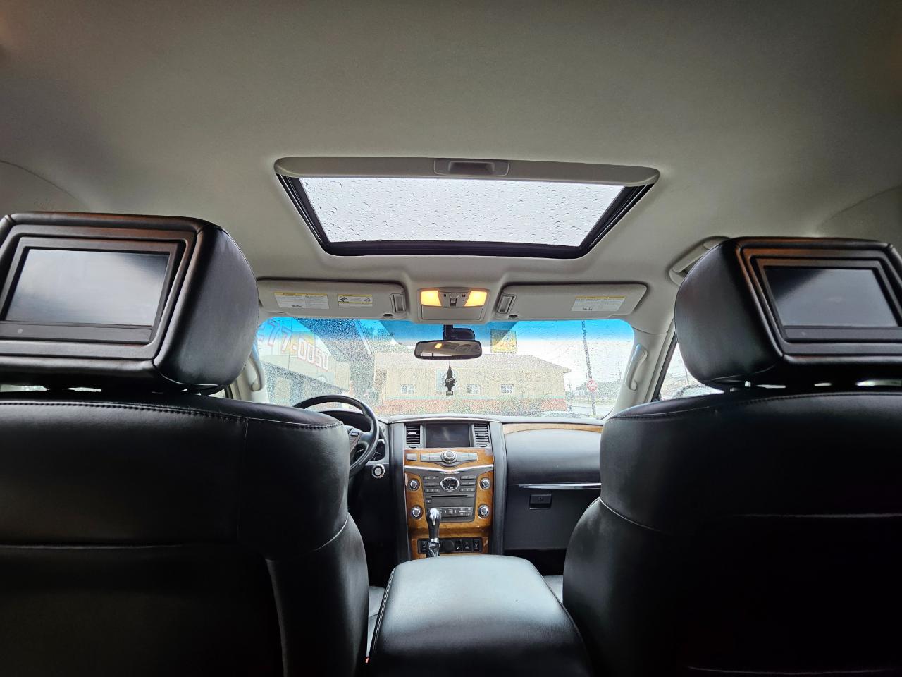 Infiniti QX56 4WD 4dr 8-passenger 2012