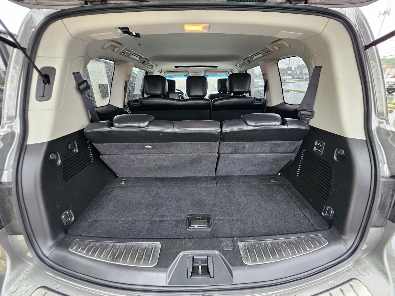 Infiniti QX56 4WD 4dr 8-passenger 2012