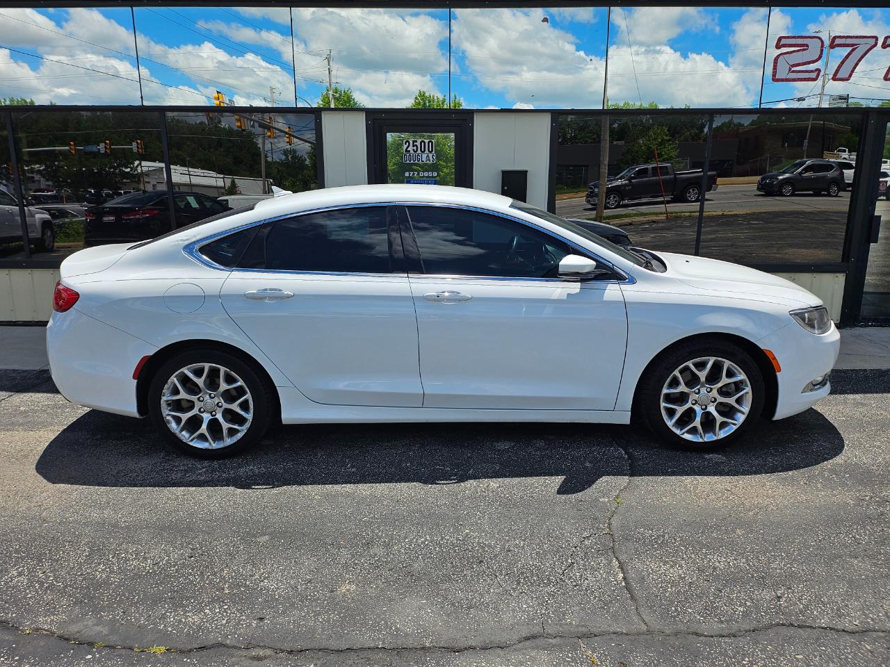 Chrysler 200 4dr Sdn C FWD 2015