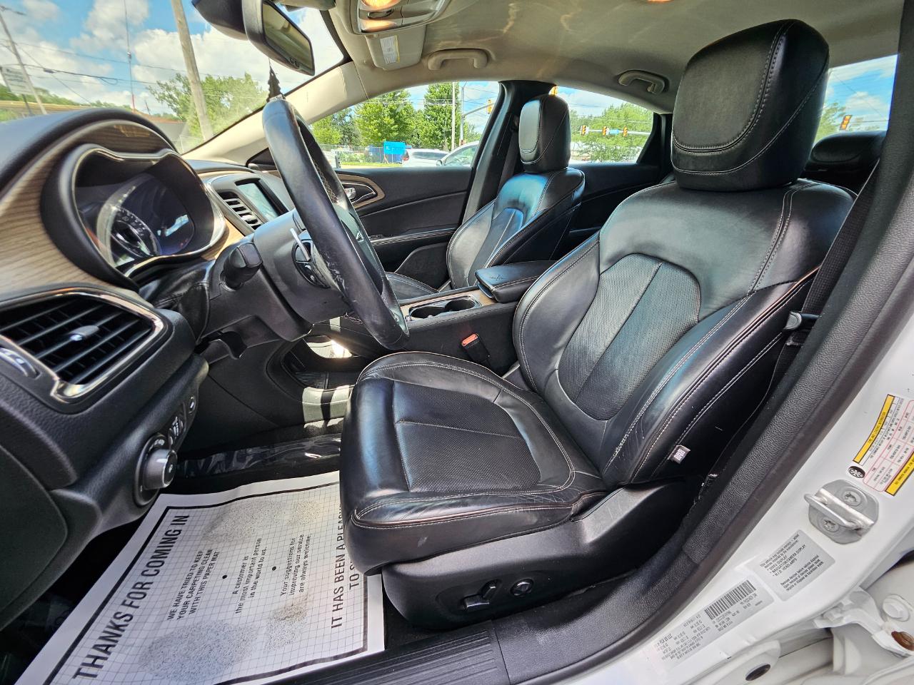 Chrysler 200 4dr Sdn C FWD 2015