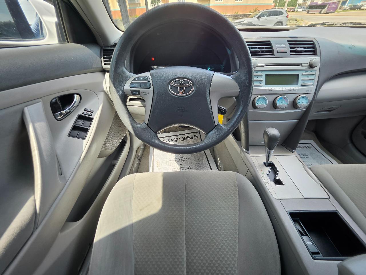 Toyota Camry 4dr Sdn I4 Man (Natl) 2009