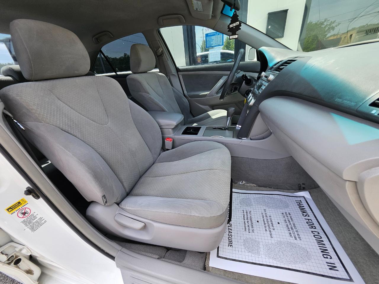 Toyota Camry 4dr Sdn I4 Man (Natl) 2009