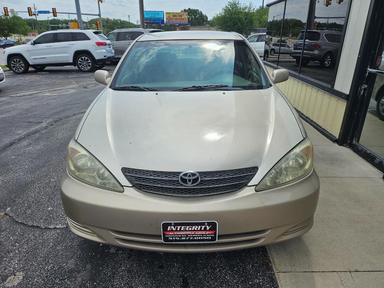Toyota Camry 4dr Sdn XLE Auto (Natl) 2004