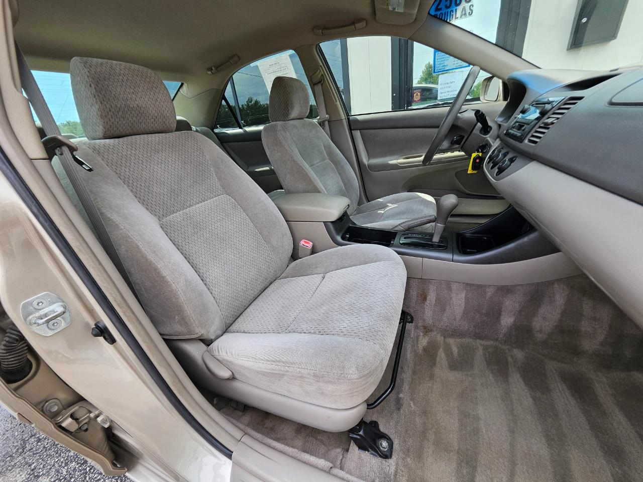 Toyota Camry 4dr Sdn XLE Auto (Natl) 2004