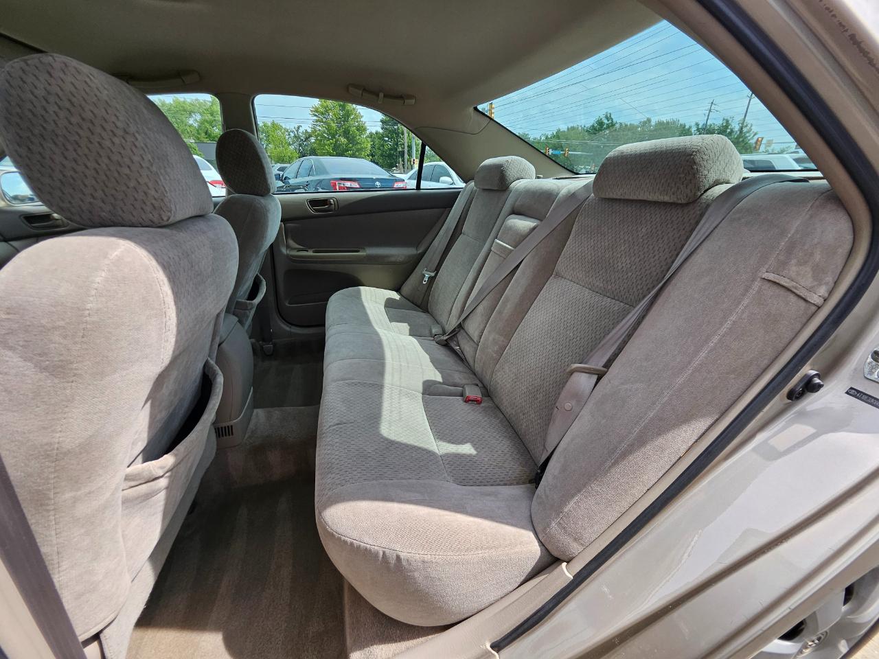 Toyota Camry 4dr Sdn XLE Auto (Natl) 2004