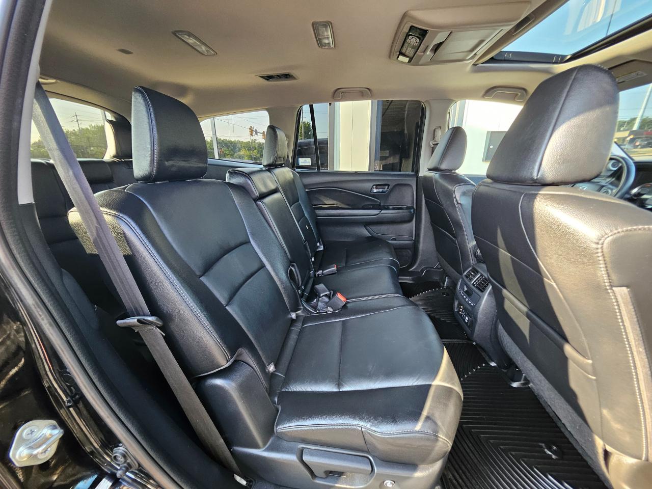 Honda Pilot AWD 4dr Touring w/RES & Navi 2016
