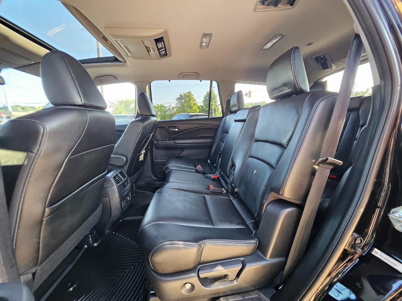 Honda Pilot AWD 4dr Touring w/RES & Navi 2016