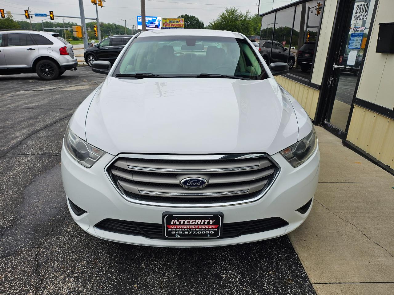 Ford Taurus 4dr Sdn SE FWD 2014