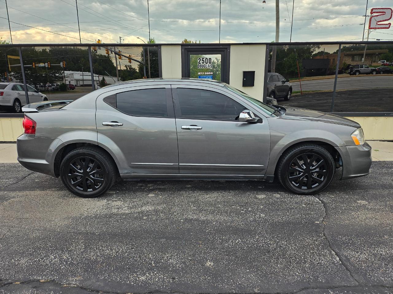 Dodge Avenger 4dr Sdn SE 2012