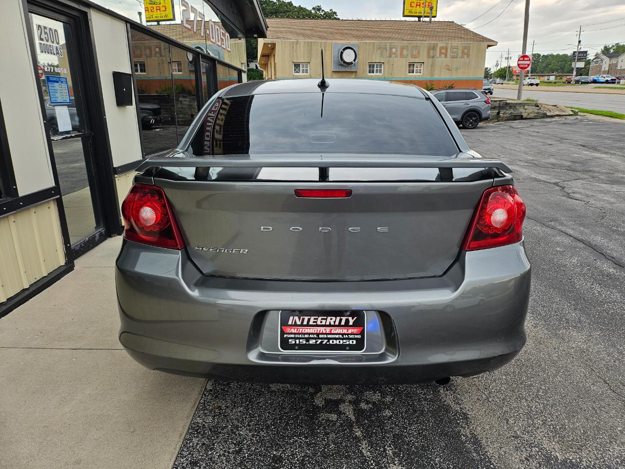 Dodge Avenger 4dr Sdn SE 2012