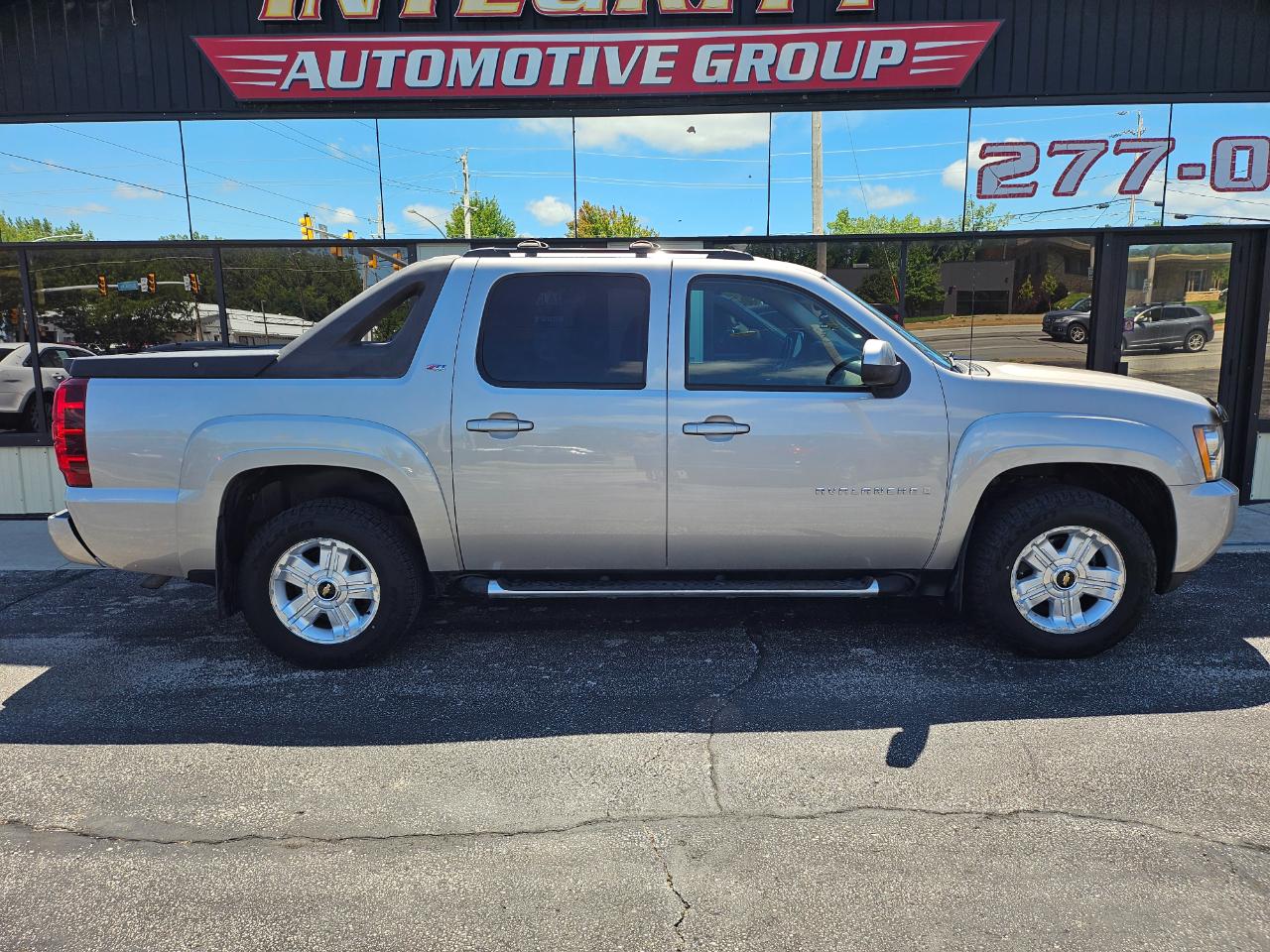Chevrolet Avalanche 4WD Crew Cab 130" LT w/2LT 2009