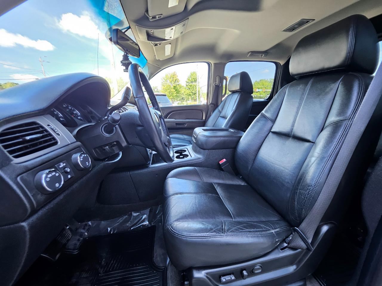 Chevrolet Avalanche 4WD Crew Cab 130" LT w/2LT 2009