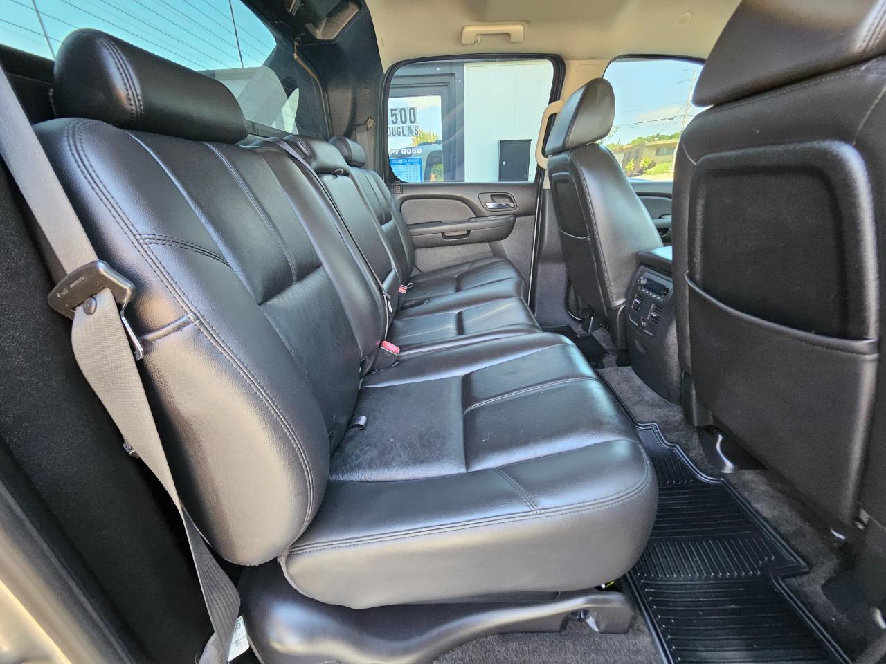 Chevrolet Avalanche 4WD Crew Cab 130" LT w/2LT 2009