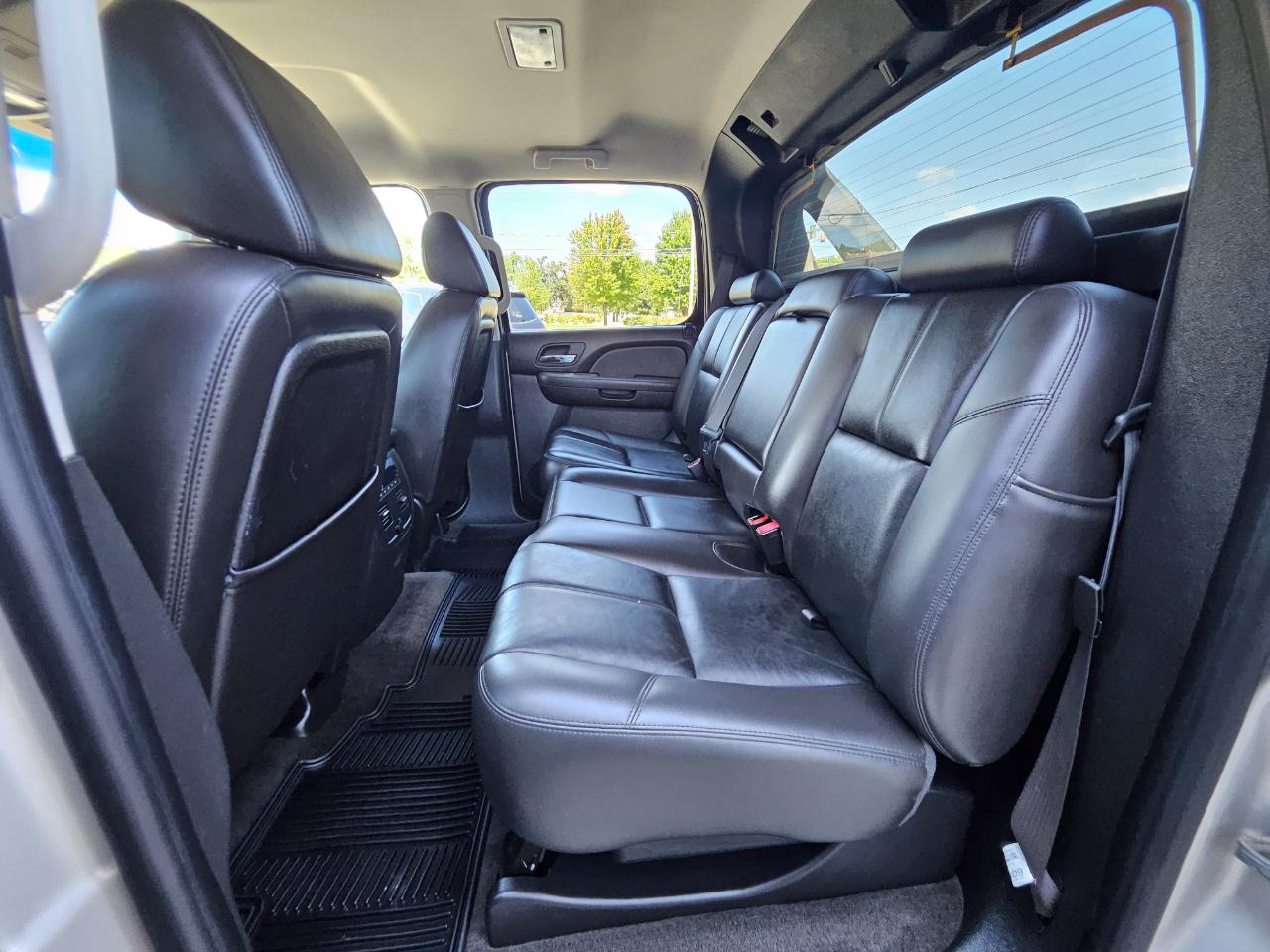 Chevrolet Avalanche 4WD Crew Cab 130" LT w/2LT 2009