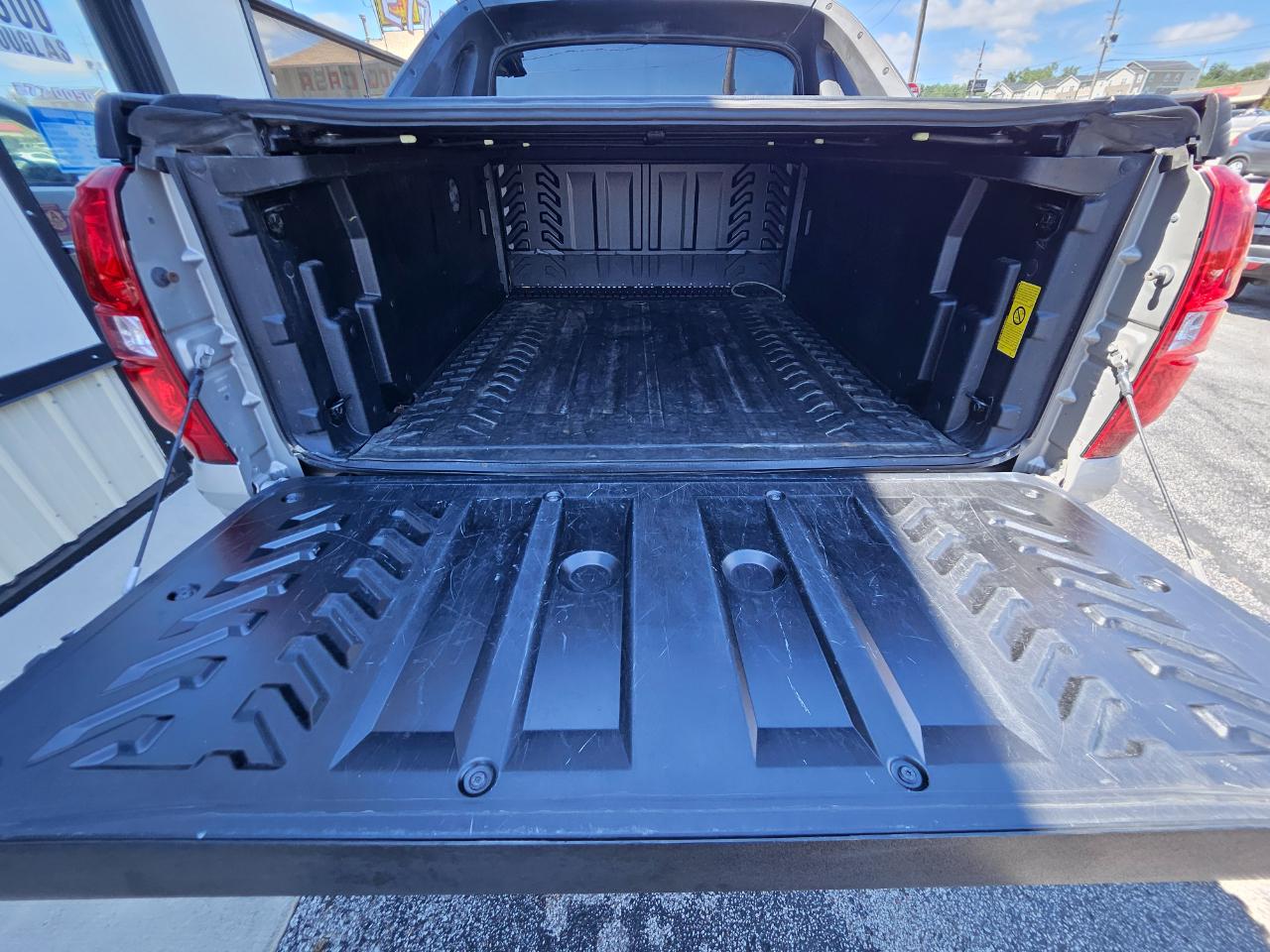 Chevrolet Avalanche 4WD Crew Cab 130" LT w/2LT 2009