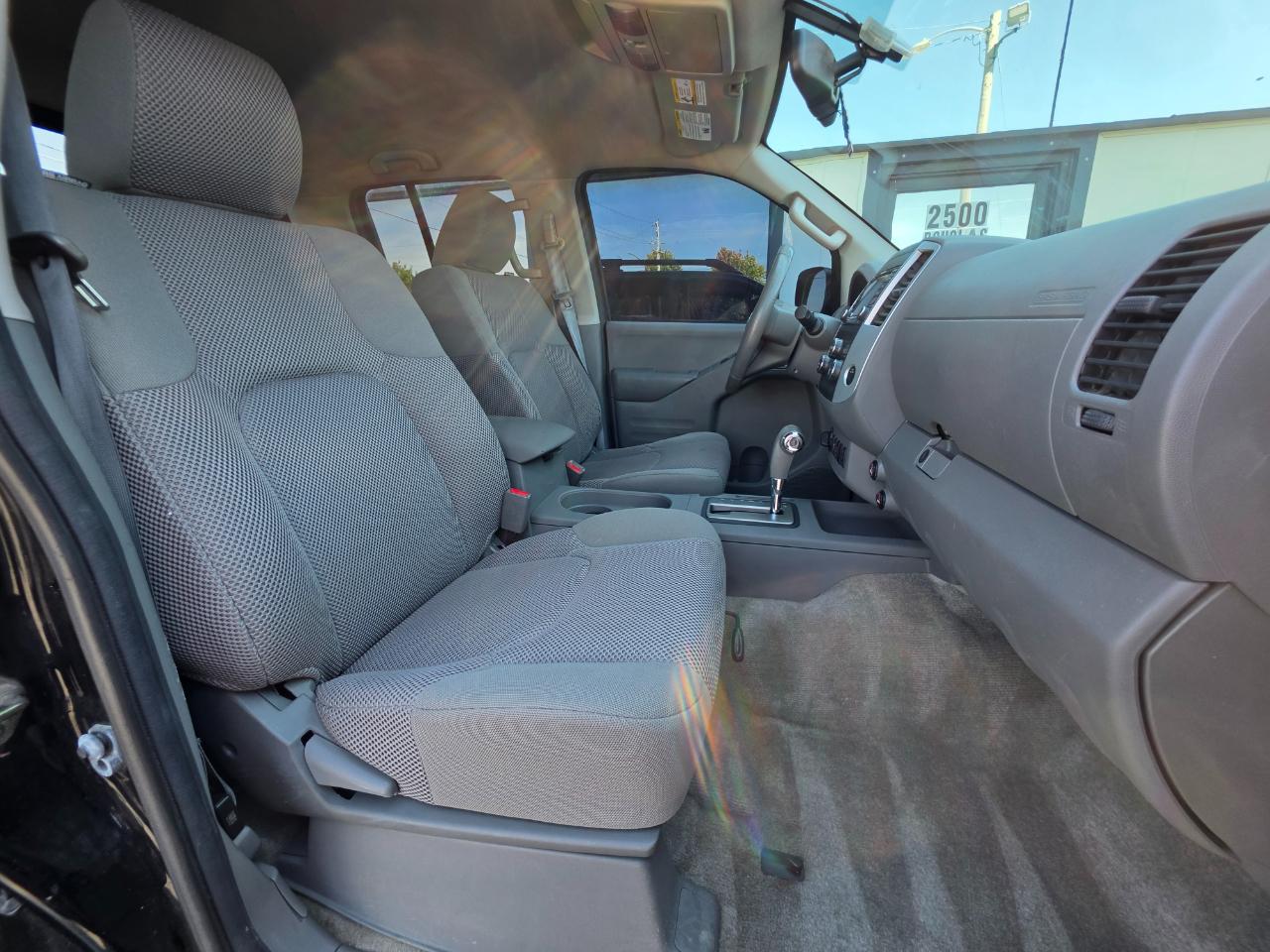 Nissan Frontier  2015