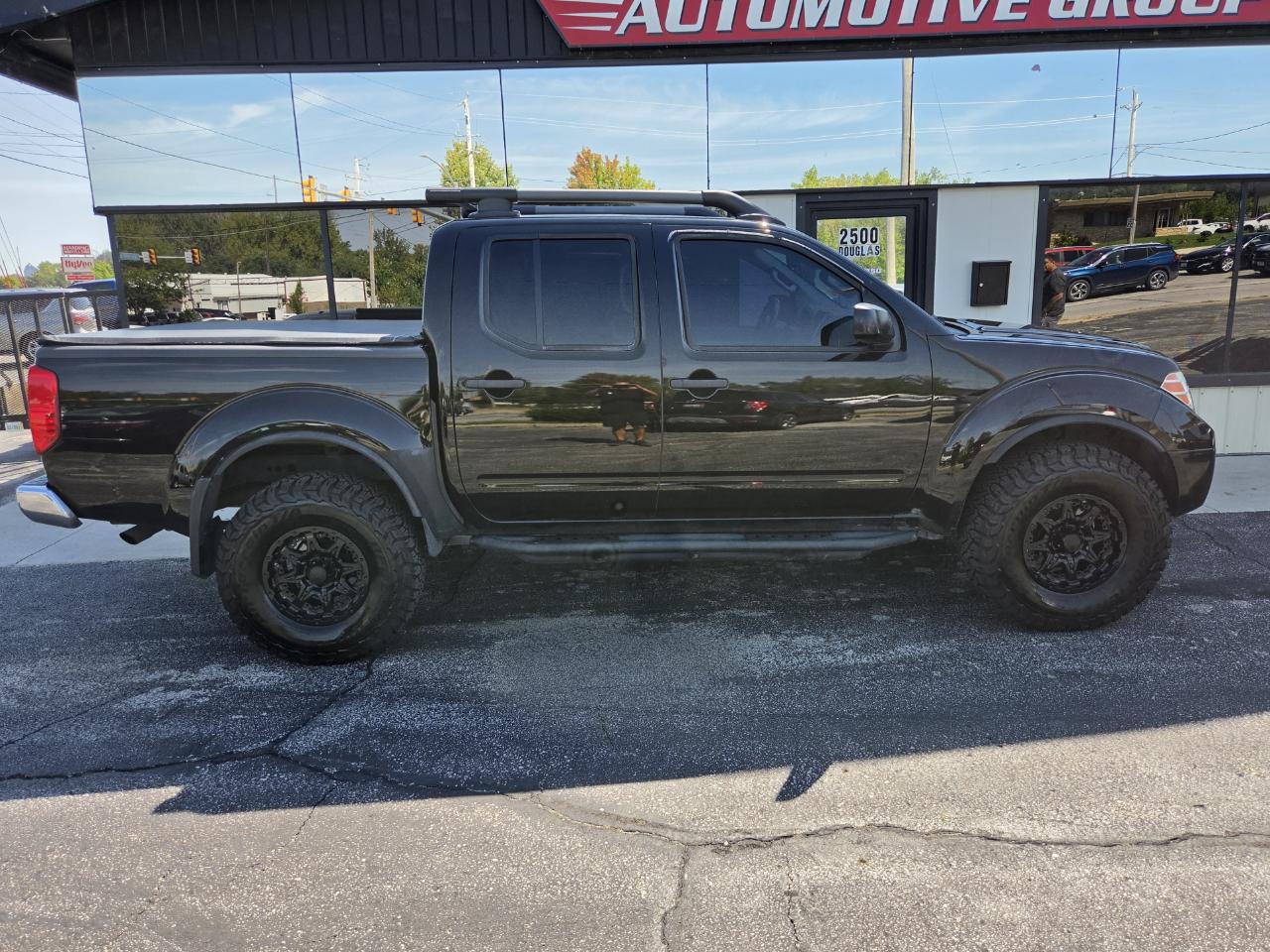Nissan Frontier photo 2