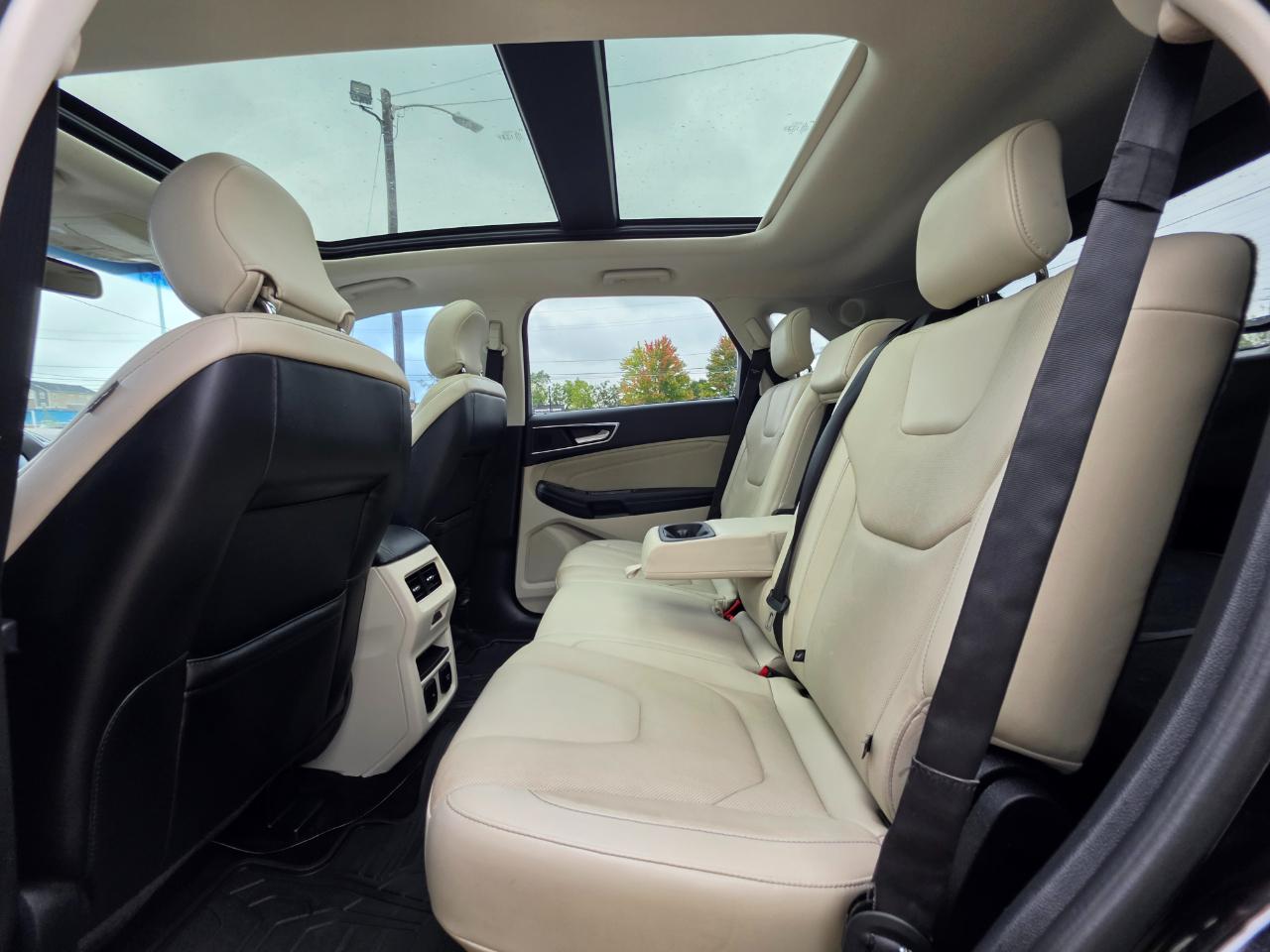 Ford Edge 4dr Titanium AWD 2016