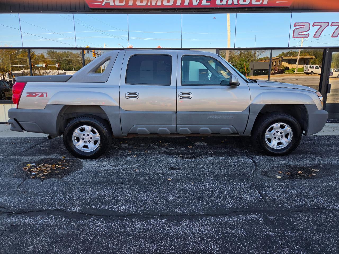 Chevrolet Avalanche 1500 5dr Crew Cab 130" WB 4WD 2002