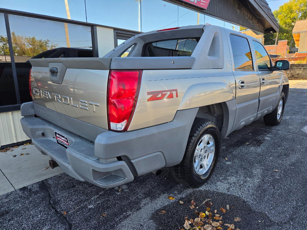 Chevrolet Avalanche 1500 5dr Crew Cab 130" WB 4WD 2002