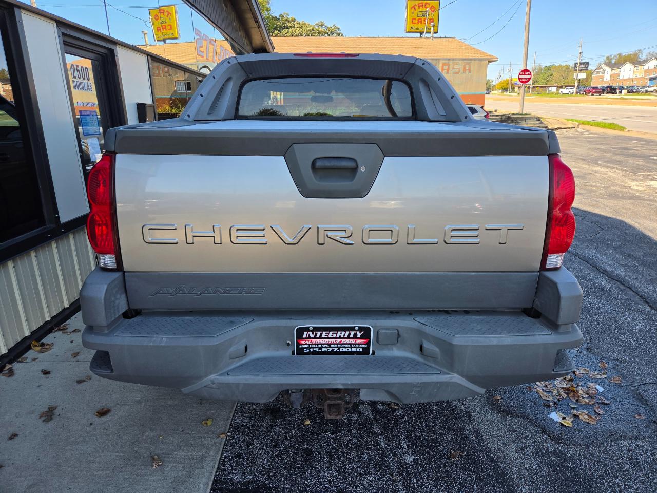 Chevrolet Avalanche 1500 5dr Crew Cab 130" WB 4WD 2002