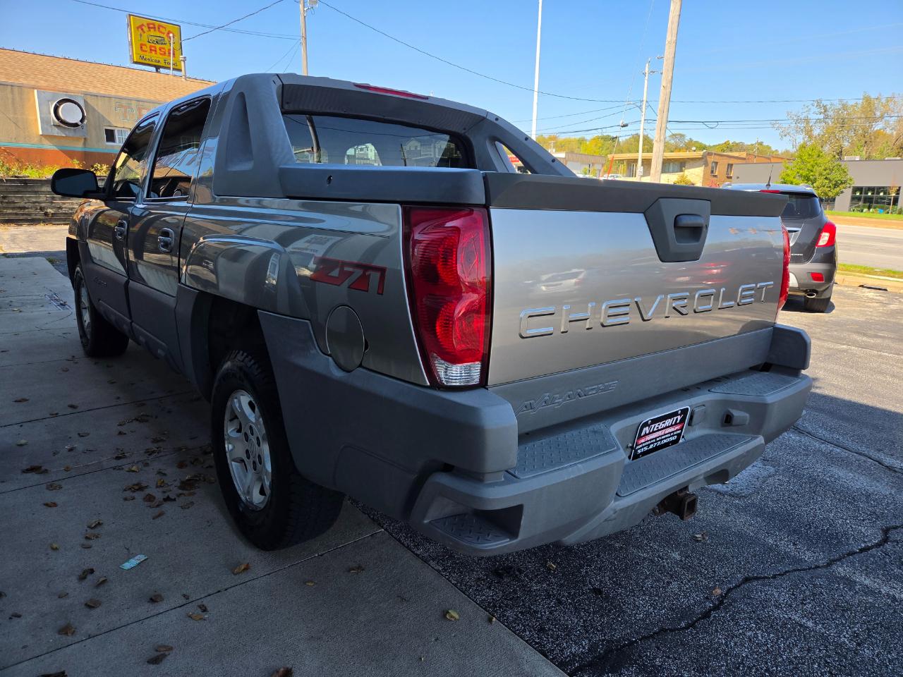 Chevrolet Avalanche 1500 5dr Crew Cab 130" WB 4WD 2002