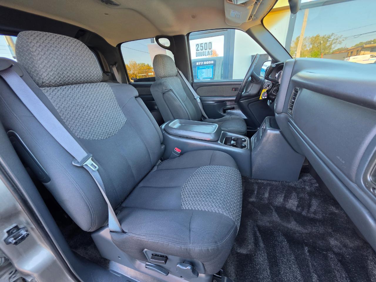 Chevrolet Avalanche 1500 5dr Crew Cab 130" WB 4WD 2002