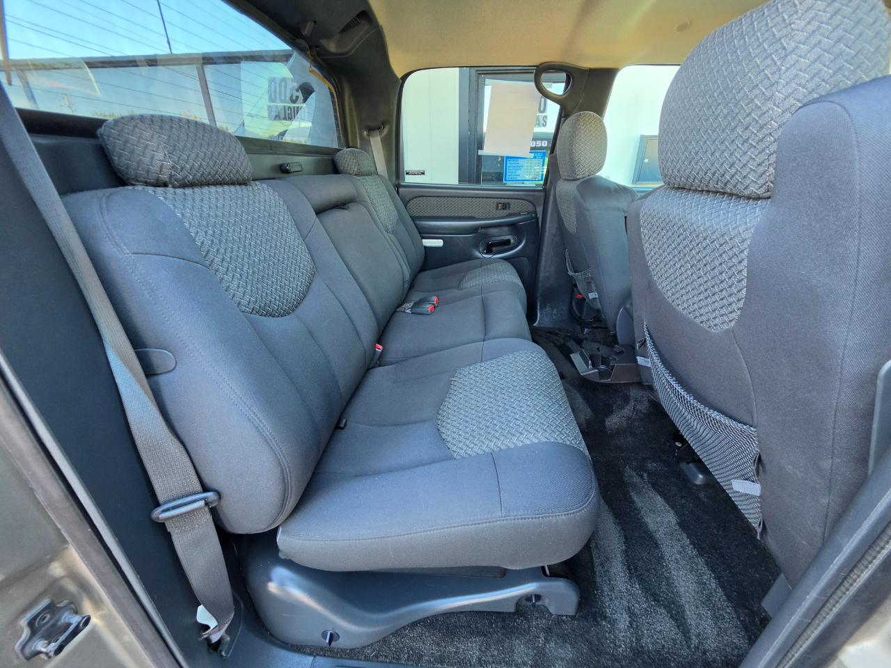 Chevrolet Avalanche 1500 5dr Crew Cab 130" WB 4WD 2002