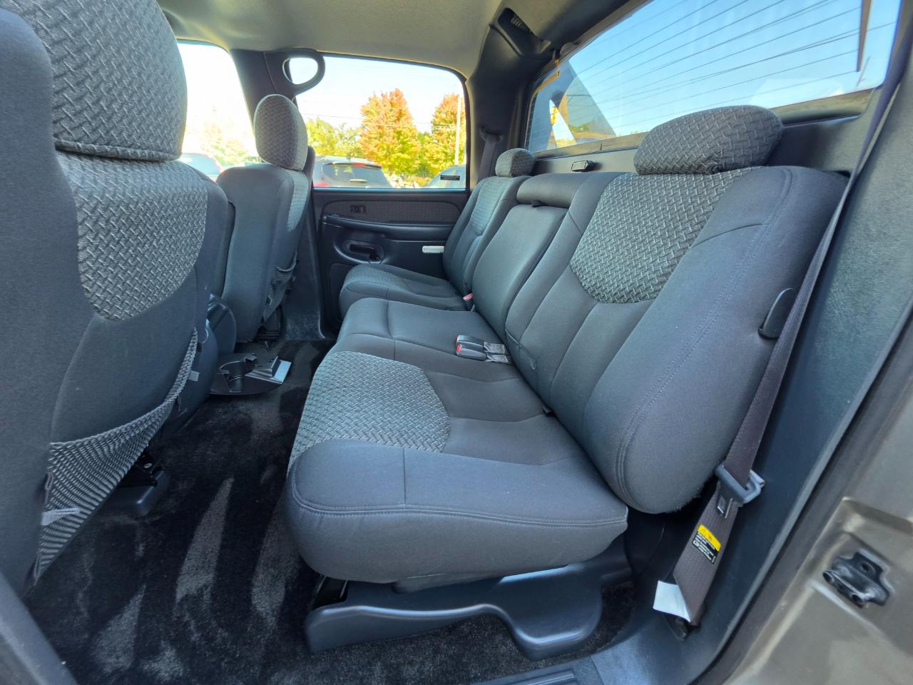 Chevrolet Avalanche 1500 5dr Crew Cab 130" WB 4WD 2002