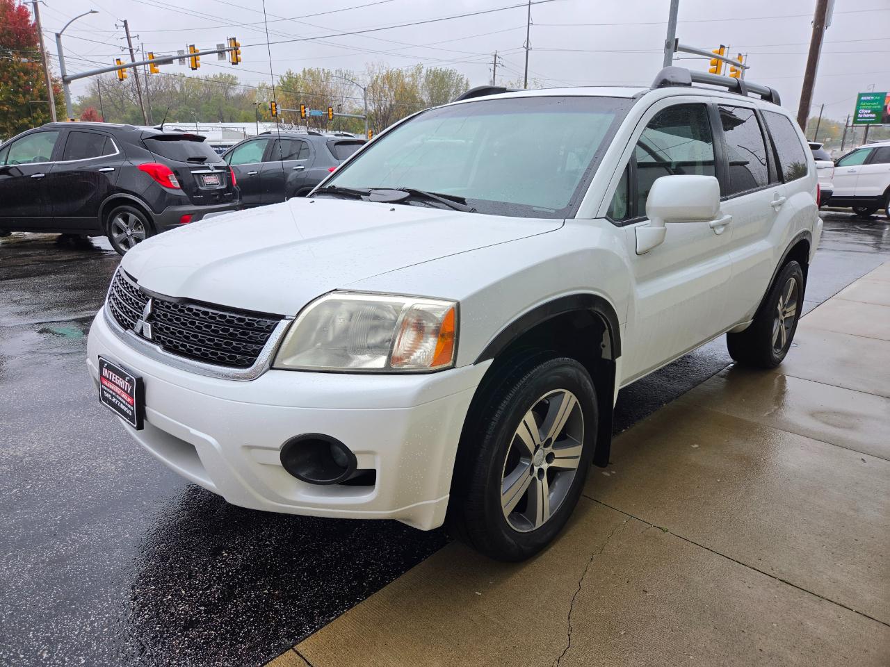 Mitsubishi Endeavor AWD 4dr SE 2011