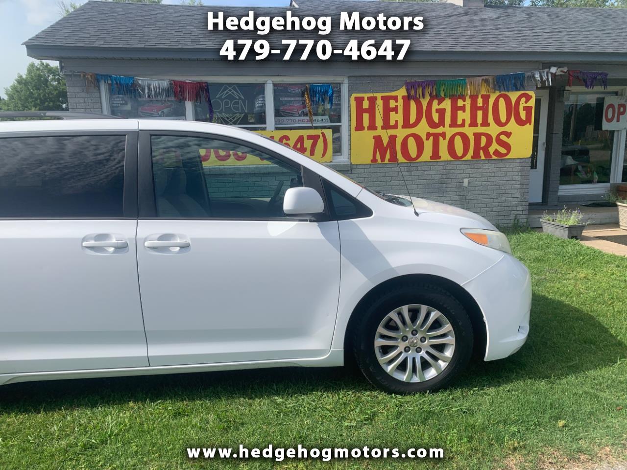 2014 Toyota Sienna XLE FWD 8-Passenger V6